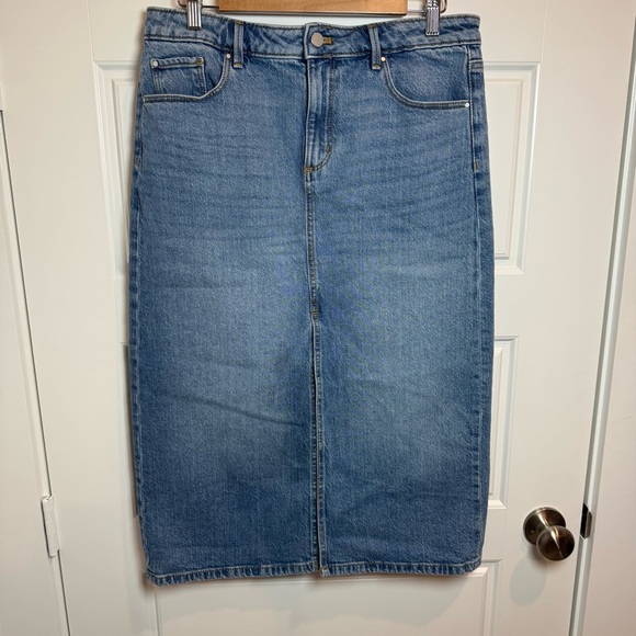 Ann Taylor Dresses & Skirts - Ann Taylor Light Wash Denim Pencil Skirt RN#77379 Style#831531